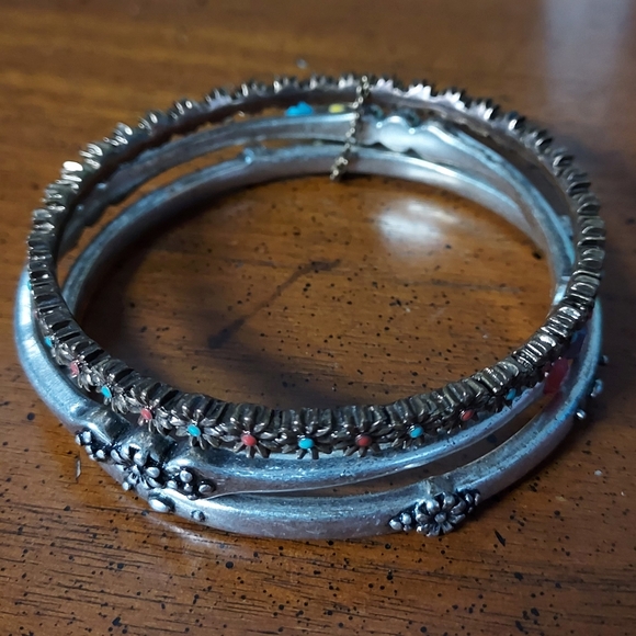 🍀 Lucky Brand set of 3 antique vintage style bangles in good condition - Picture 3 of 4